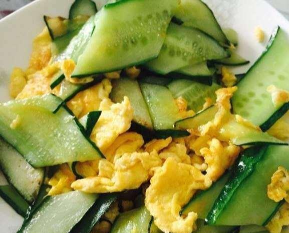 吃辣椒和酸瓜,探寻味蕾的双重刺激之旅